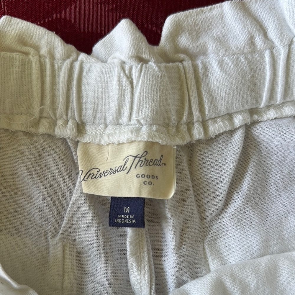 Universal Thread Women's White Linen Cargo Shorts EUC - Picture 2 of 7